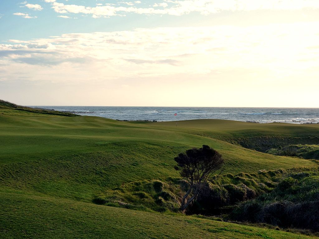 16th Hole at Ocean Dunes Golf Course (422 Yard Par 4)